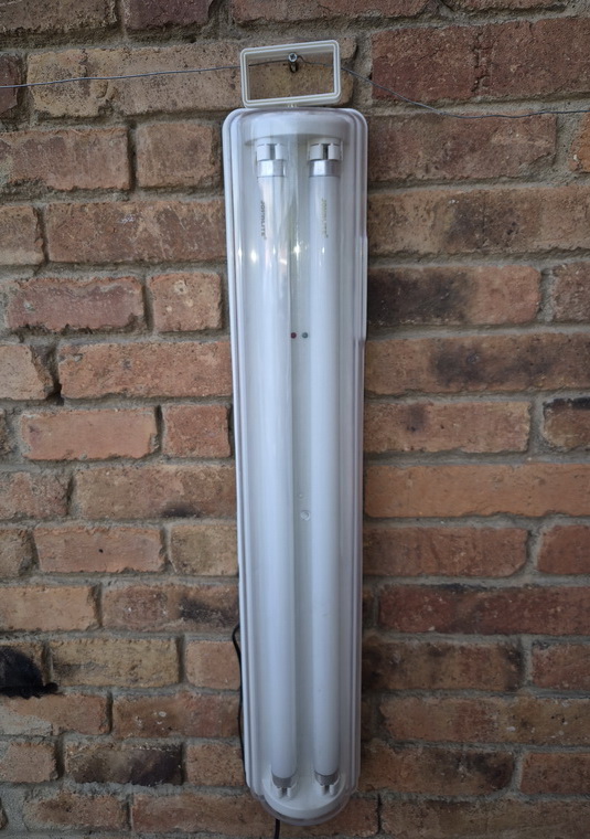 carcasa fluorescente 2 tubos pared 68x12x10 2u